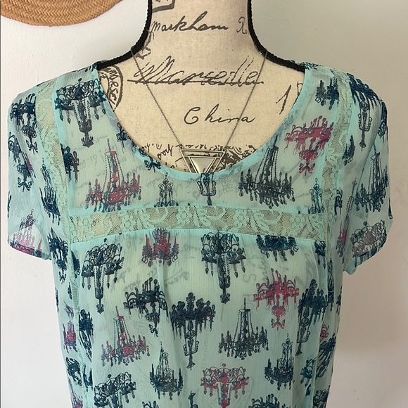 MUDD | Women’s Blue Relaxed Fit Short Sleeve Blouse Size Medium M - Picture 2 of 6